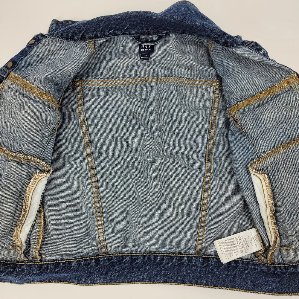 Gap Denim Jacket Kids Size XS 4/5 Blue Jean Classic Trucker Cotton Unisex
